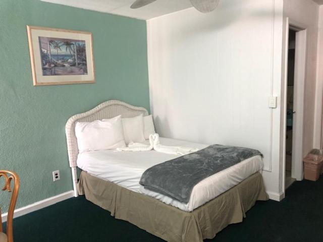 Gold Crest Motel